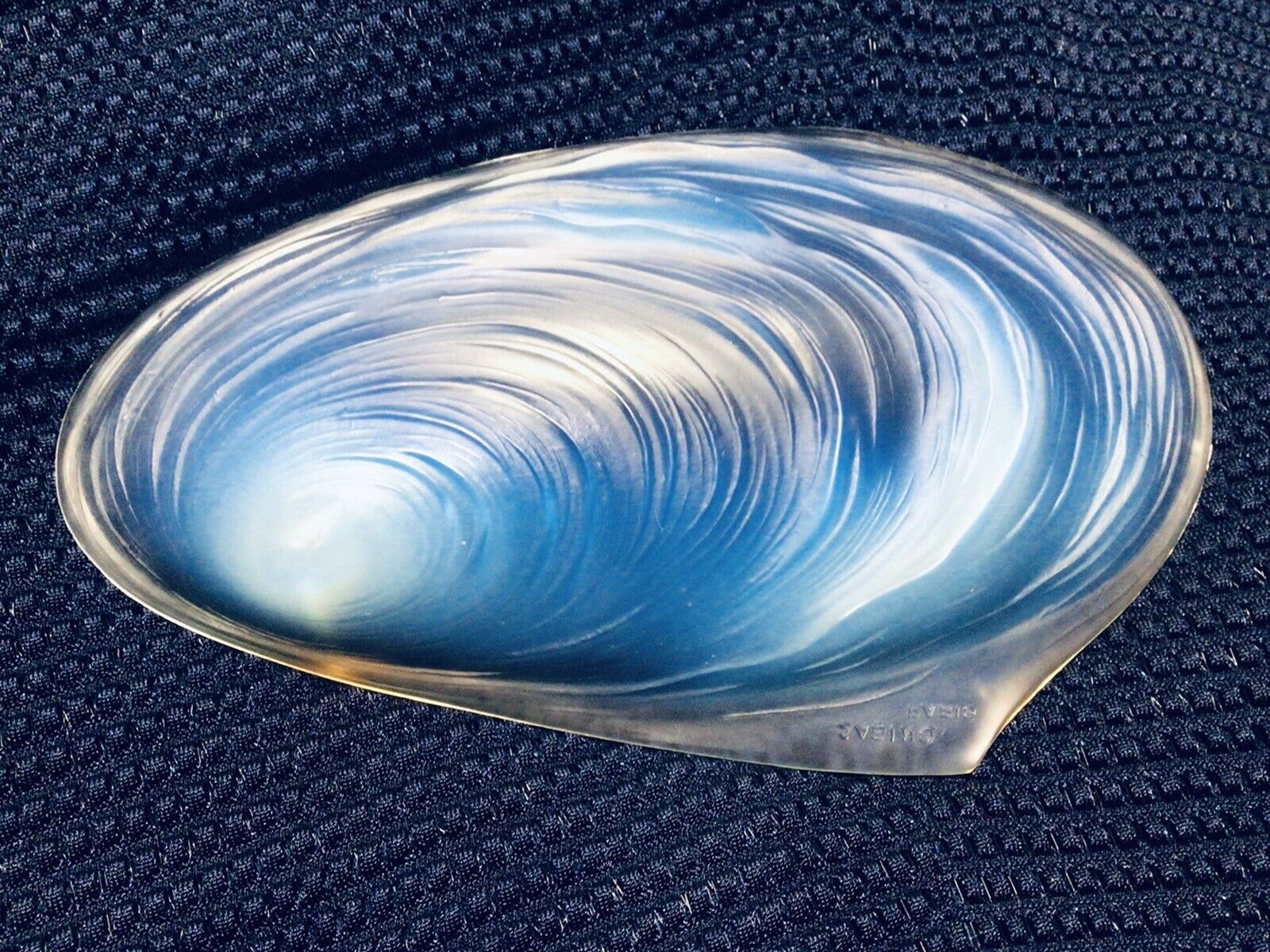 Sabino Paris Opalescent Art Deco Clam Shell Trinket Dish Coupe Coquille